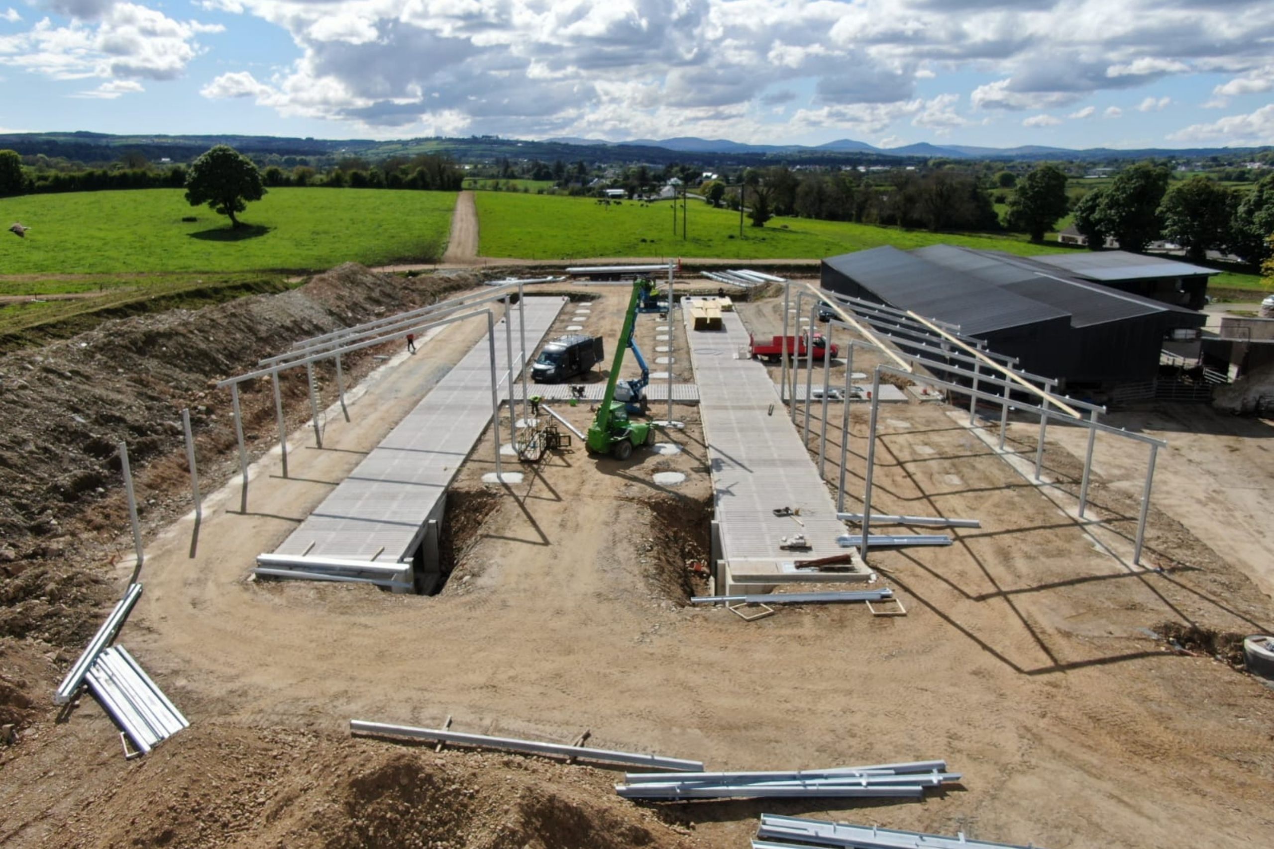 Erection of structural steel and cladding for an agricultural shed